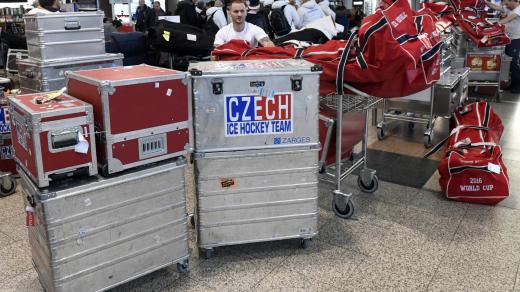 Zavazadla části české hokejové reprezentace na olympijské hry