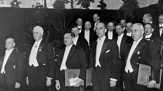 Laureáti Nobely ceny v roce 1936, profesor Victor Franz Hess vpravo
