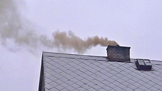 Kouřící komín (ilustr. foto)