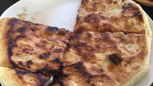 Chačapuri - gruzínská příbuzná italské pizzy