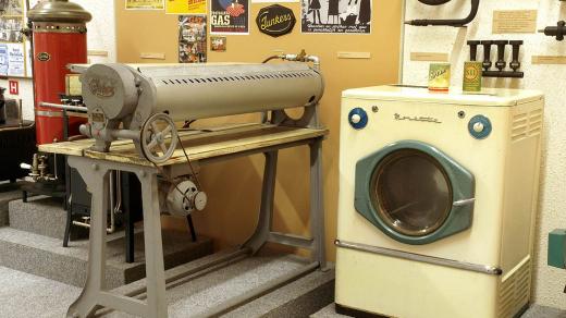 Plynový mandl nebo pračka s plynovým ohřevem vody