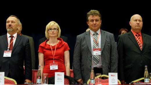 V Praze se 14. května 2016 konal 9. sjezd Komunistické strany Čech a Moravy. Na snímku zleva Pavel Kováčik, Kateřina Konečná, Jiří Dolejš a Oldřich Bubeníček