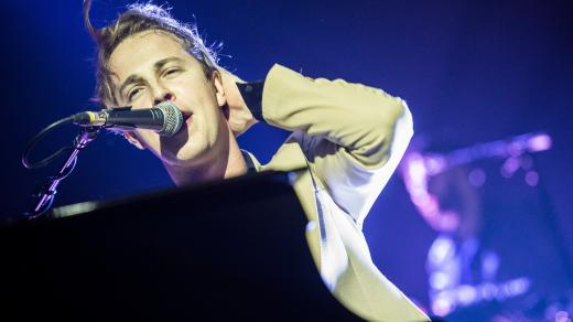 Tom Odell na vystoupení v Itálii