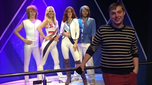 Reportér Jakub Lucký si nenechal ujít příležitost a s Anni-Frid, Bennym, Björnem a Agnethou se vyfotil