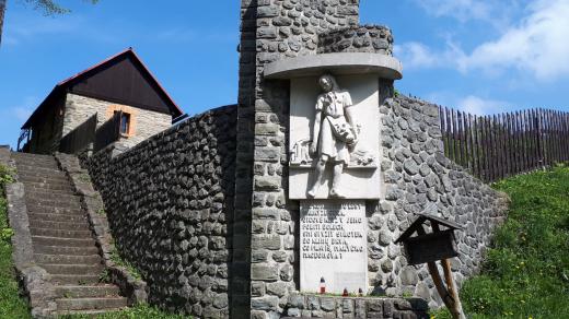 Pomník Maryčky Magdonové na Starých Hamrech