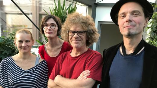 Markéta Pucová, Hanka Malaníková, Otto Kouwen a Tomáš Fingerland v ArtCafé