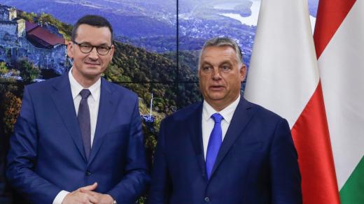 Zleva polský premiér Mateusz Morawiecki a maďarský premiér Viktor Orbán