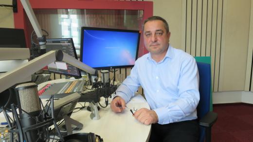 Miroslav Zborovský ve studiu Českého rozhlasu Hradec Králové