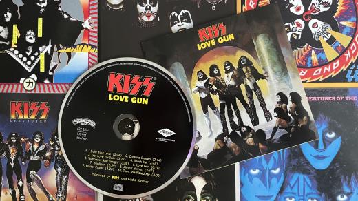 Kiss: Love Gun