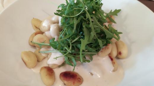 Noky s omáčkou z francouzských sýrů