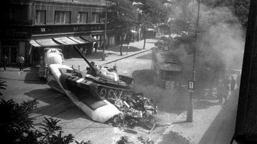 21. srpen 1968 na Vinohradské třídě v Praze