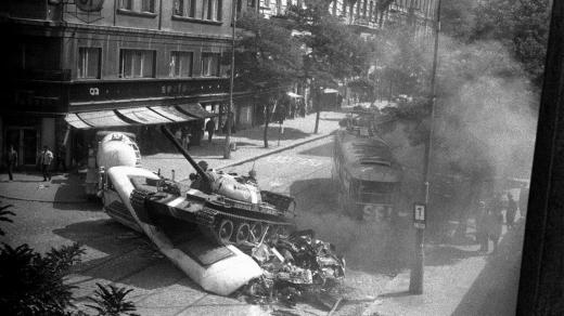 21. srpen 1968 na Vinohradské třídě v Praze