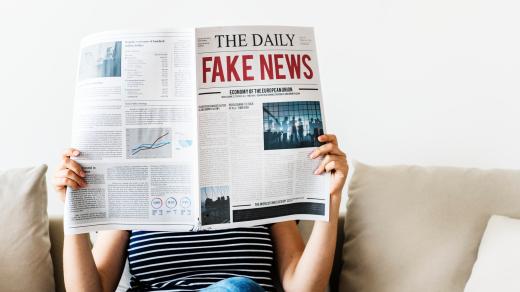 fake news – falešné zprávy