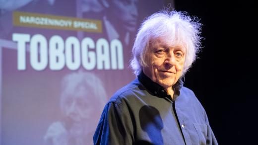 Těsně před svými 80. narozeninami vstoupil zpěvák Václav Neckář do Síně slávy Českého rozhlasu
