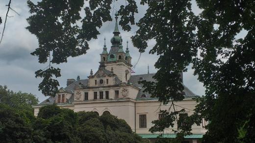 Pohled na zámek z parku