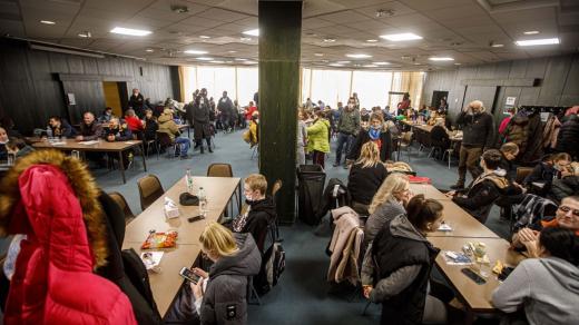 Krajské asistenční centrum pomoci Ukrajině v hradeckém Aldisu zahájilo provoz