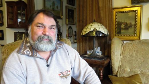 Starožitník Petr Chmelař