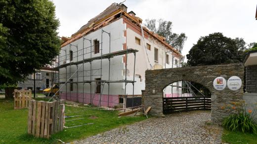 Bývalá fara v Srní na Šumavě se mění v Dům Karla Klostermanna