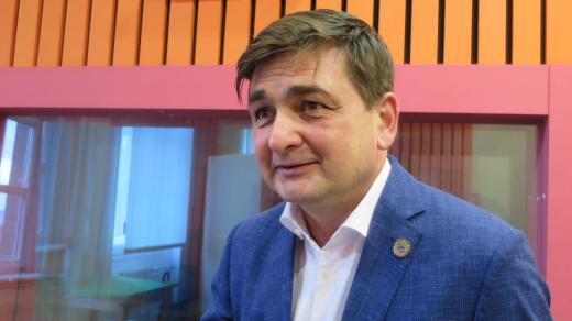 Martin Červíček ve studiu Českého rozhlasu Hradec Králové