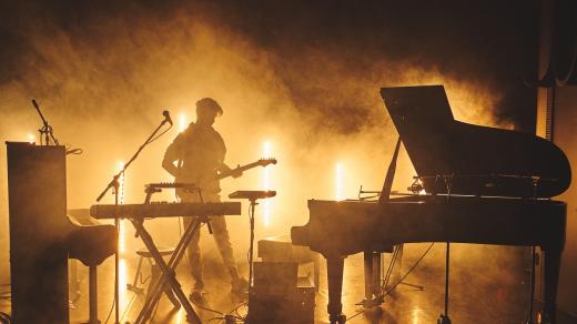 V noci se badfocus noří do tvůrčího procesu a promítá tak do svých skladeb osobní zkušenosti a snění