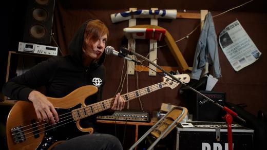 Baskytaristka Eva Turnová