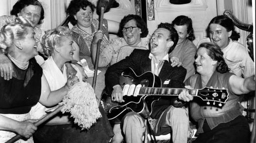 Zpěvák a kytarista Charlie Gracie