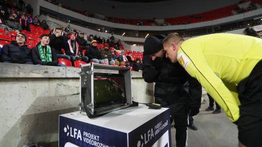 VAR výrazně zasahuje do fotbalových utkání, i v české fotbalové lize