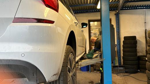 Pokud ještě nemáte termín na přezují zimních pneumatik, měli byste si už s objednáním pospíšit