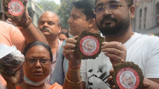 Indičtí aktivisté protestující proti kulturní hegemonii premiéra Narendra Modi