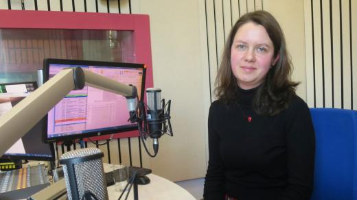 Daniela Mohylová ve studiu Českého rozhlasu Hradec Králové