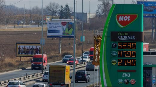Ceny nafty a benzínu jsou rekordně drahé