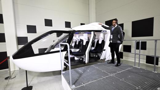 Autonomní bezpilotní letoun. Na snímku kabina v reálné velikosti