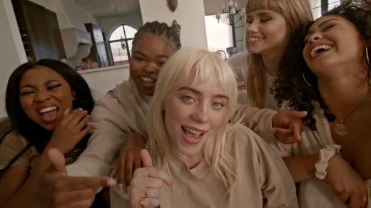 Billie Eilish ve videu ke své písni Lost Cause