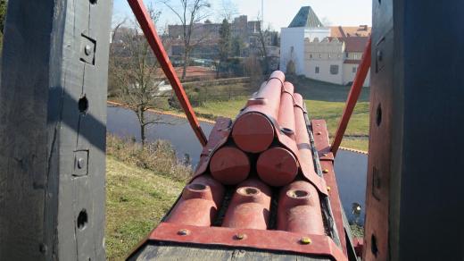 Replika varhanového děla na valech pardubického zámku