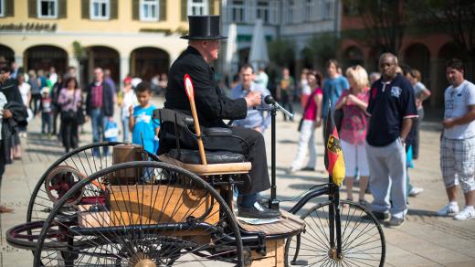 Funkční replika "atomobilu" s motorem, který si nechal v roce 1886 patentovat Carl Benz