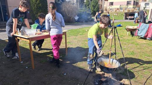 Dům dětí a mládeže v Klatovech uspořádal akci Ulov si svůj oběd
