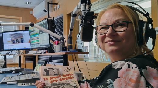 Jana Fričová představuje knihu To pravé místo pro divadlo