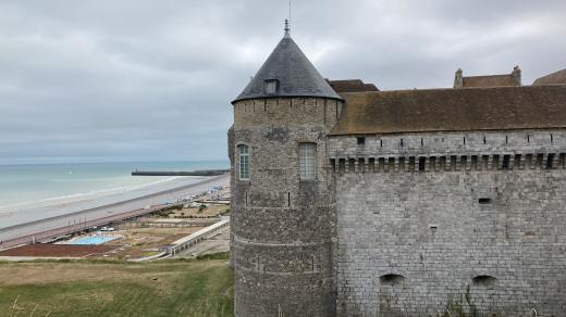 Muzeum Dieppe se nachází na hradu nedaleko pláže