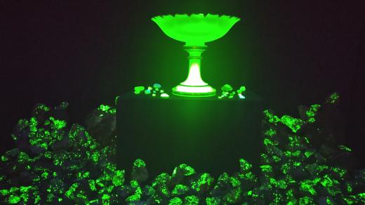 UV aktivní minerály a uranové sklo