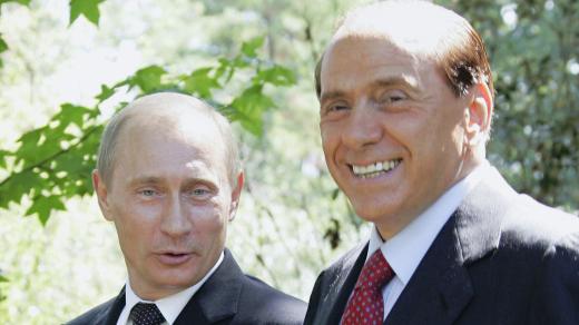 Vladimir Putin a Silvio Berlusconi na snímku z roku 2005