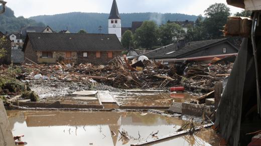 Zřícené domy v německé obci Schuld zasažené povodněmi a silnými srážkami.