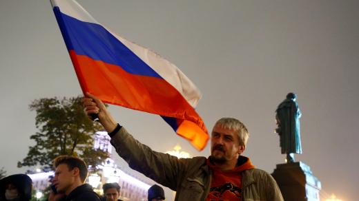 Ruští komunisté viní vládnoucí Jednotné Rusko z falšování, výsledky voleb z Moskvy odmítají uznat a svolávají demonstrace