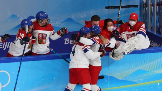 Poslechněte si celý rozhovor s hokejistkou Michaelou Pejzlovou, která ve čtvrtfinále s USA vstřelila úvodní branku