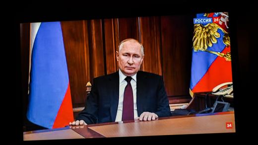 Ruský prezident Vladimir Putin během pondělního televizního projevu