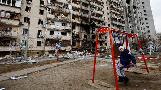 Obytný dům v Kyjevě, který byl zničen v průběhu ruské ofenzívy