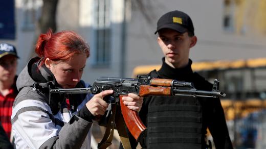 Nebezpečí ruského útoku vyburcovalo Ukrajince k přípravě na obranu země