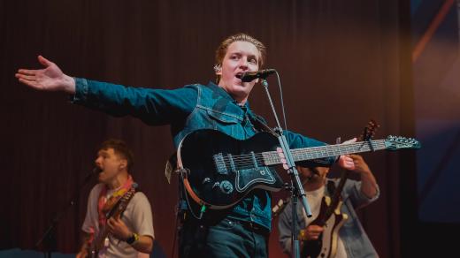 Britský zpěvák George Ezra