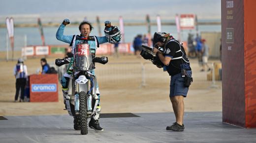 Libor Podmol v cíli prologu na letošním ročníku rallye Dakar
