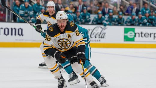 David Pastrňák kraluje NHL. Jak to vypadá s jeho smlouvou? Co všechno řeší agenti NHL? Dozvíte se v Čisté hře