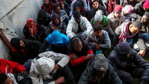 Libyjští migranti, jejichž loď se potopila dříve v dubnu